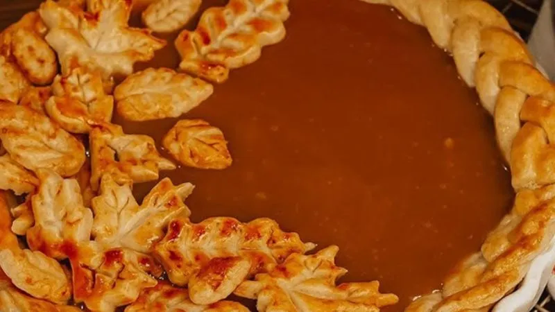 Cách làm bánh bí đỏ sốt caramel thơm lừng, béo ngậy