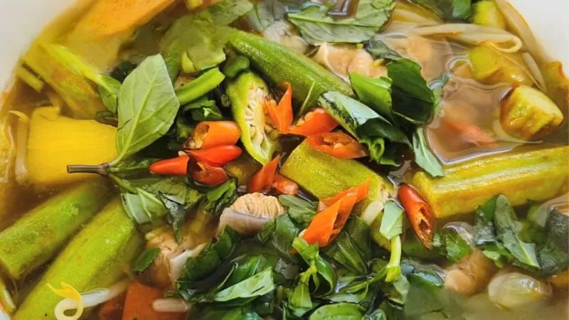 Cách làm canh chua cá nhám nóng hổi cho bữa cơm gia đình