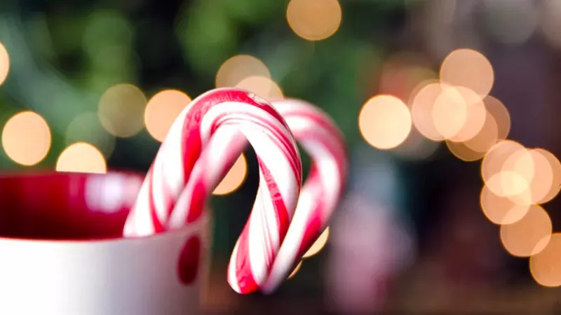Cách làm kẹo gậy Giáng sinh đẹp đơn giản dịp lễ Noel
