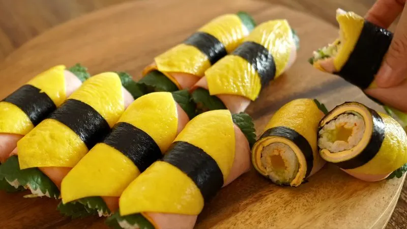 Cách làm sandwich kimbap đủ màu sắc, cả nhà thích mê