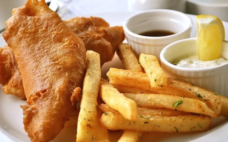 Hướng dẫn cách làm Fish & Chips ngon chuẩn vị người Anh