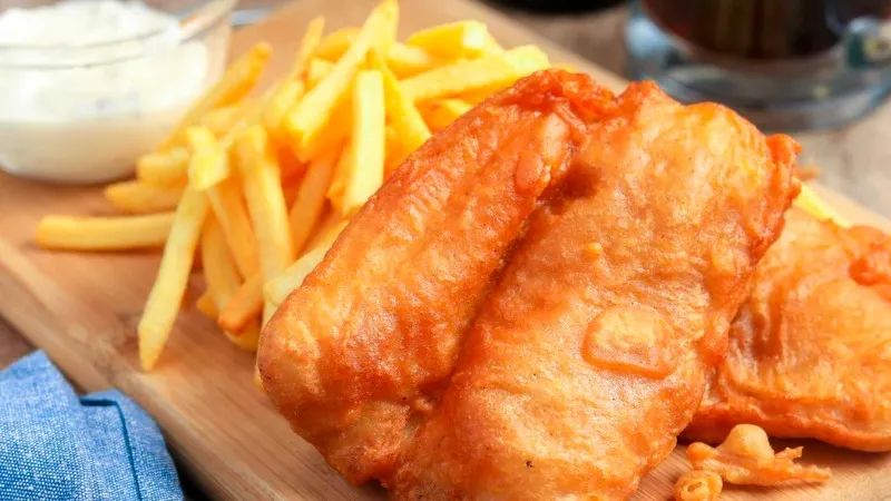 Hướng dẫn cách làm Fish & Chips ngon chuẩn vị người Anh