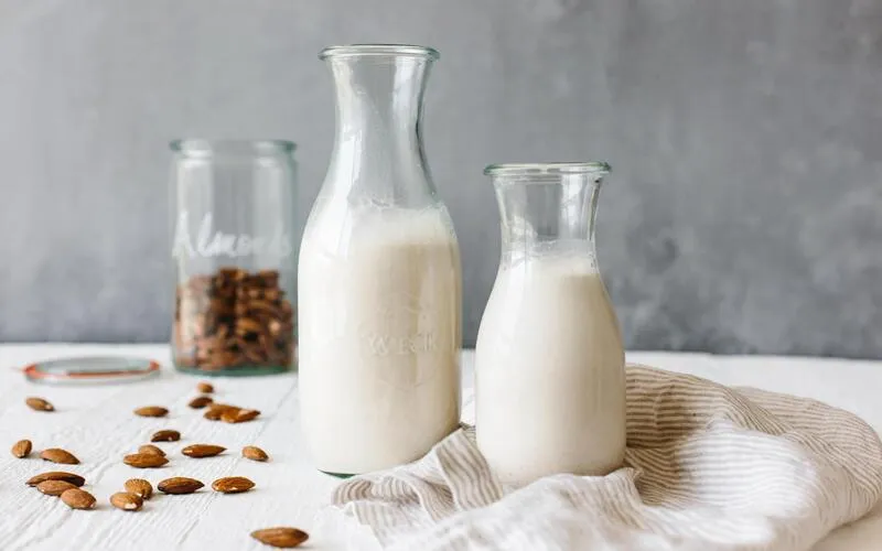 Sữa hạnh nhân bao nhiêu calo? Uống sữa hạnh nhân có béo không?