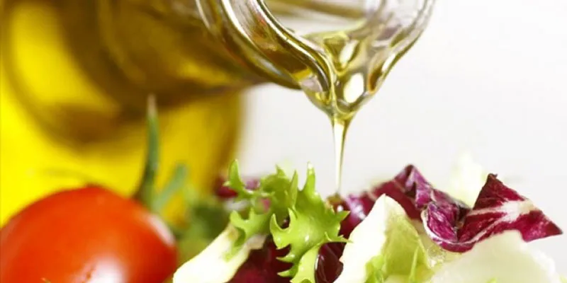 Nếu bạn chế biến món salad khoai lang nhưng lại phủ lên lớp dầu ô liu thì đó là sai lầm đáng tiếc