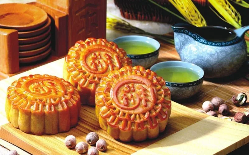 100g bánh trung thu bao nhiêu calo? Ăn bánh trung thu béo không?