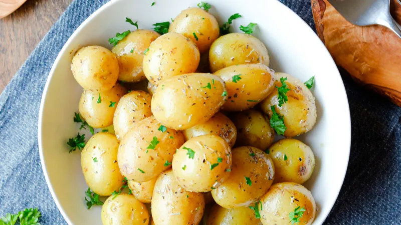 Khoai tây có bao nhiêu calo? Ăn khoai tây có béo không?